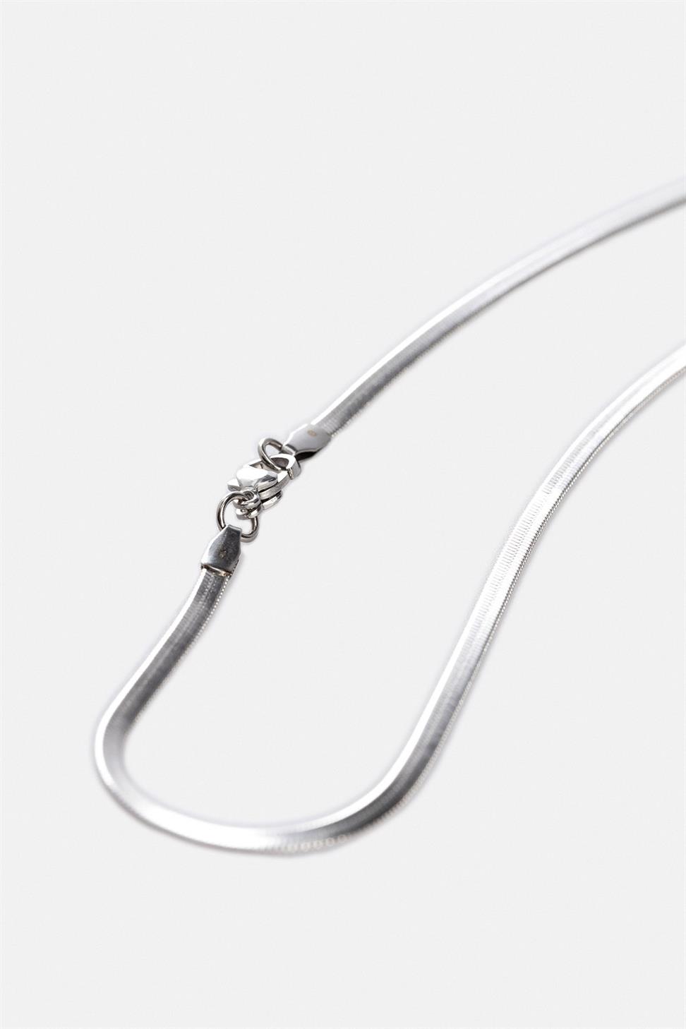 قلادة متعرجة