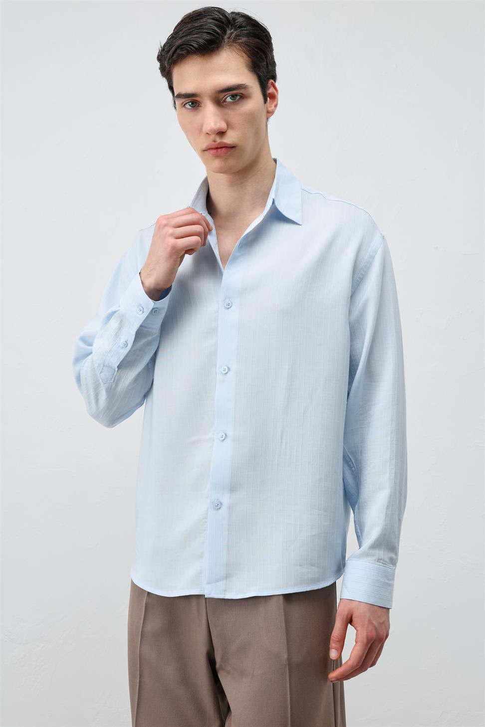 قميص رجالي بنسيج مخطط مصنوع من 100% ليوسيل