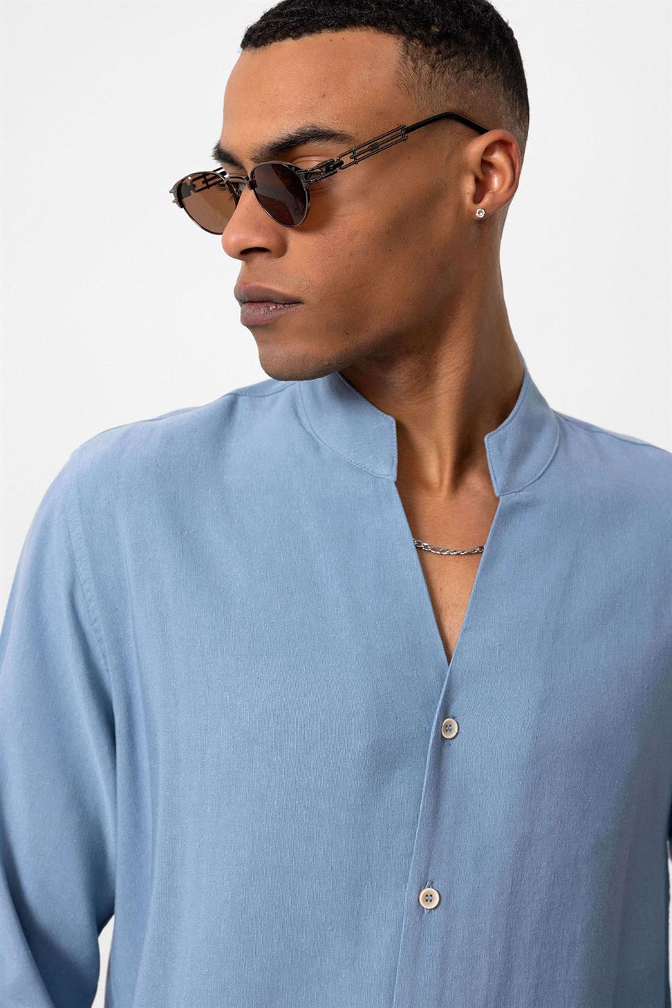 قميص رجالي بأكمام طويلة وياقة القاضي