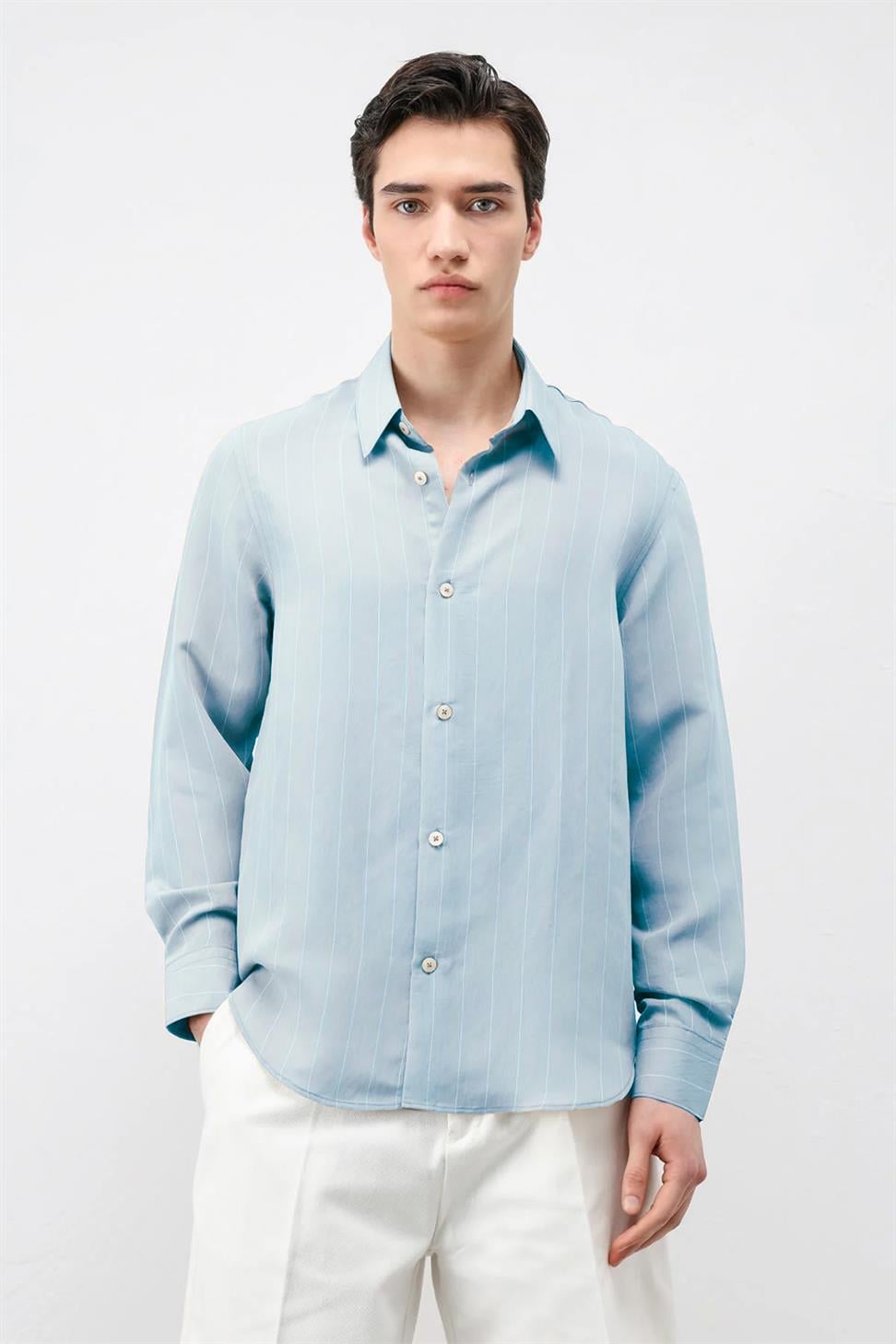 قميص رجالي مخطط من مزيج من الأقمشة
