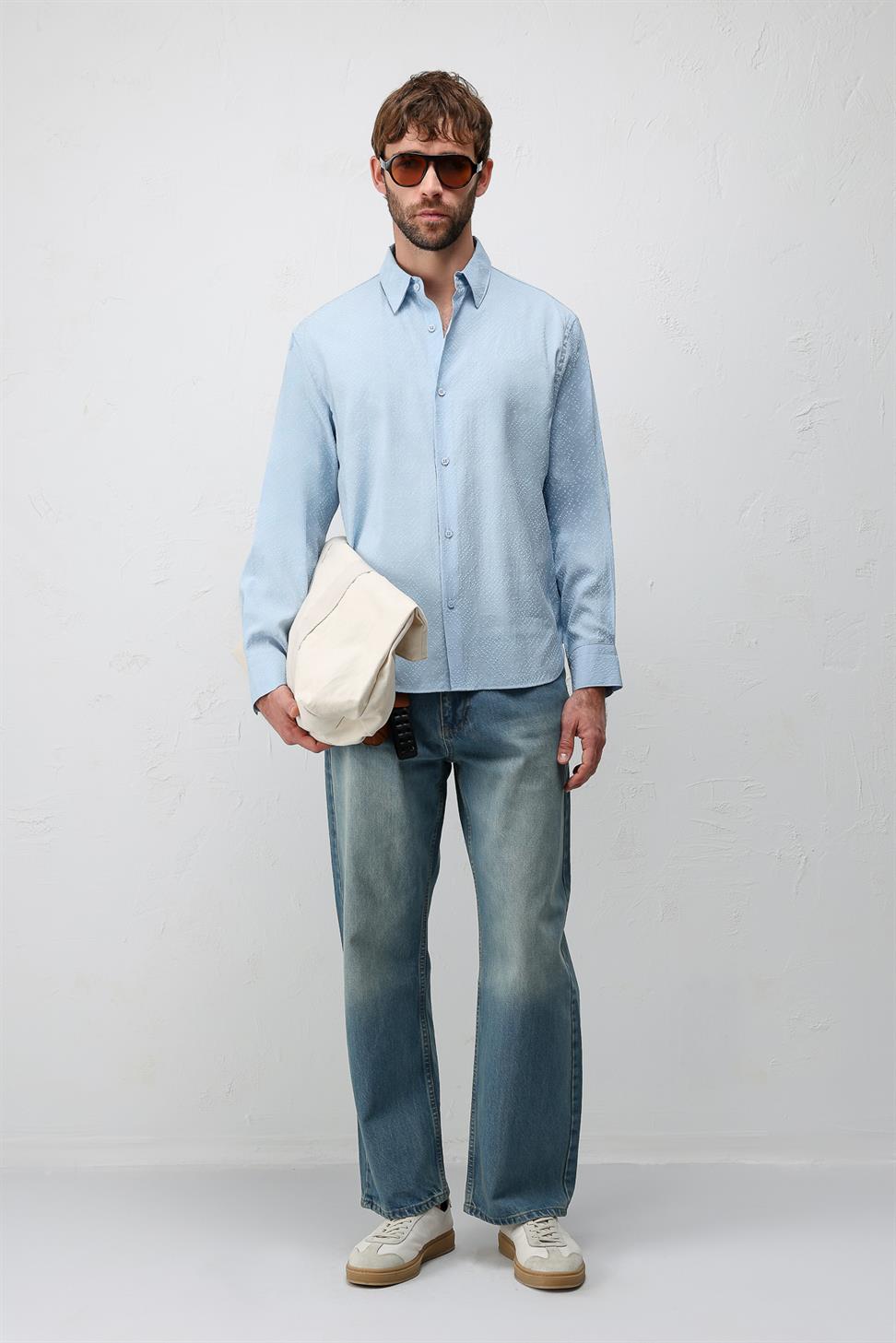 قميص رجالي منسوج من مزيج من الأقمشة