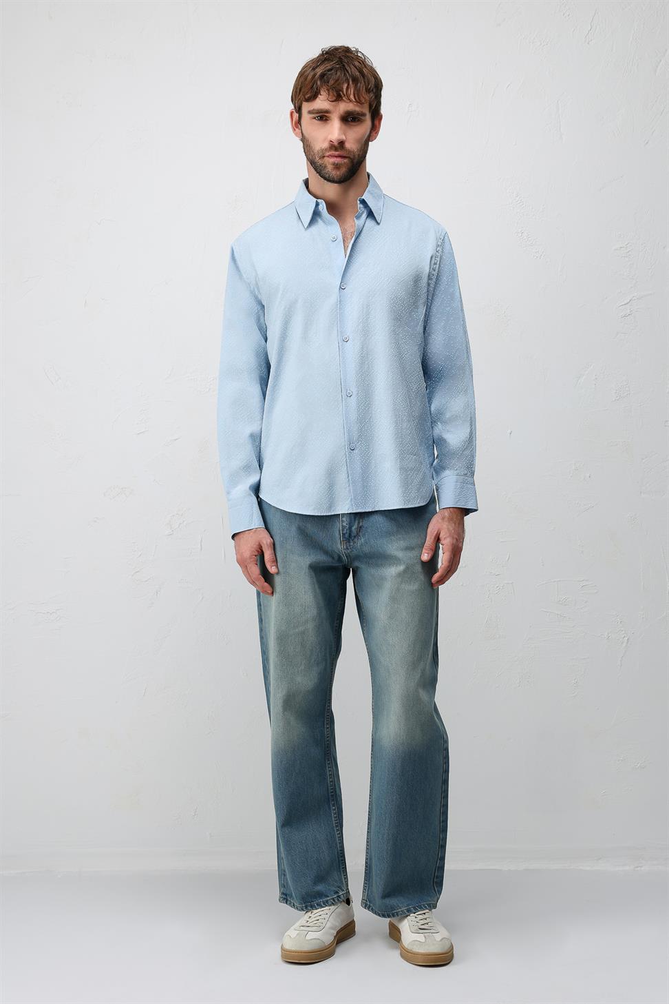 قميص رجالي منسوج من مزيج من الأقمشة