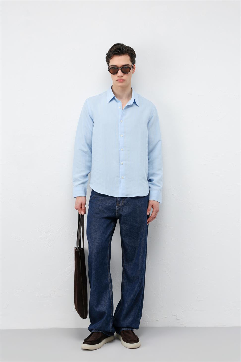 قميص رجالي من مزيج من الأقمشة