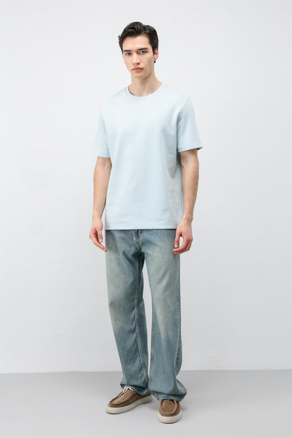 تي شيرت رجالي بقصّة عادية