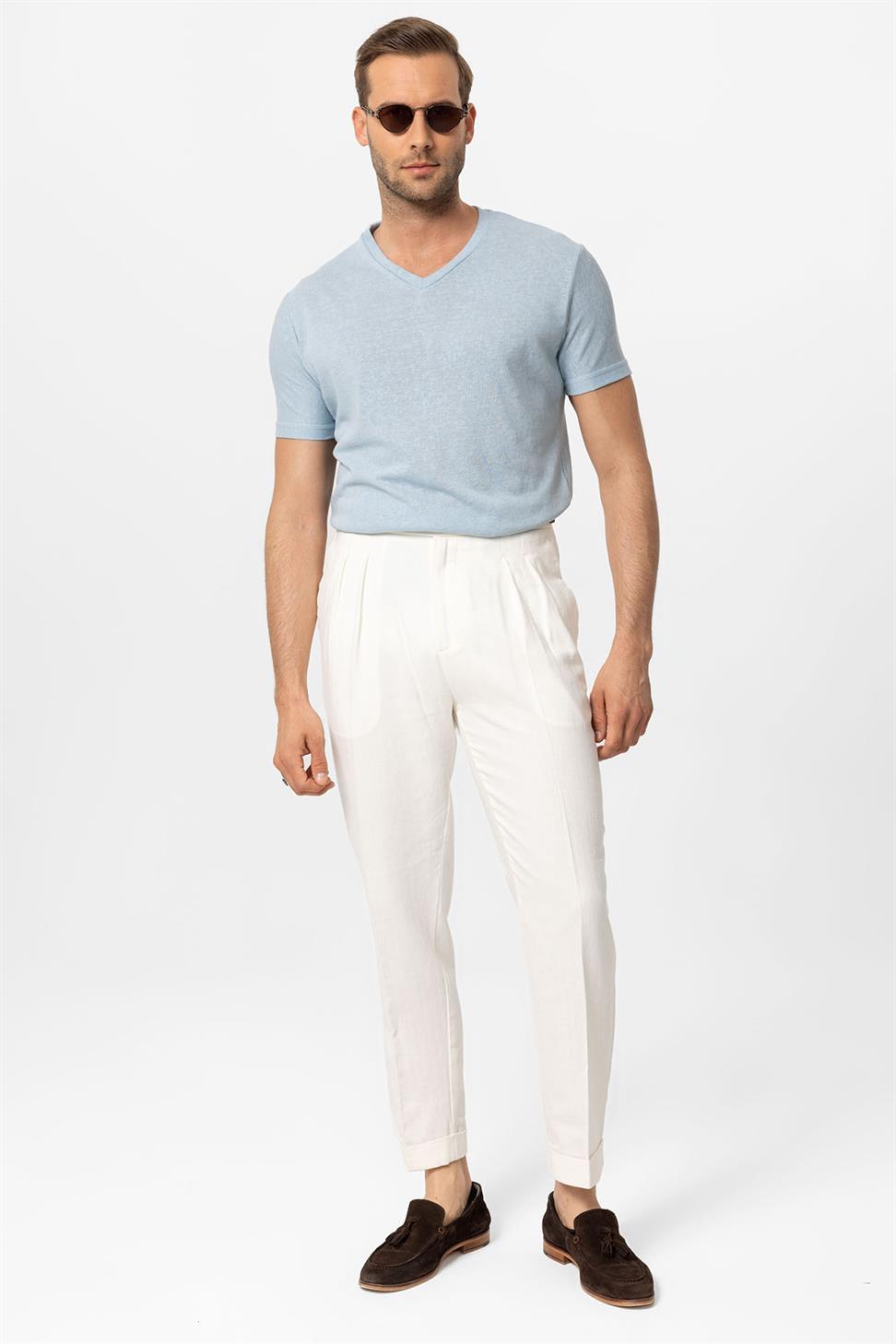 تي شيرت رجالي أساسي برقبة على شكل V