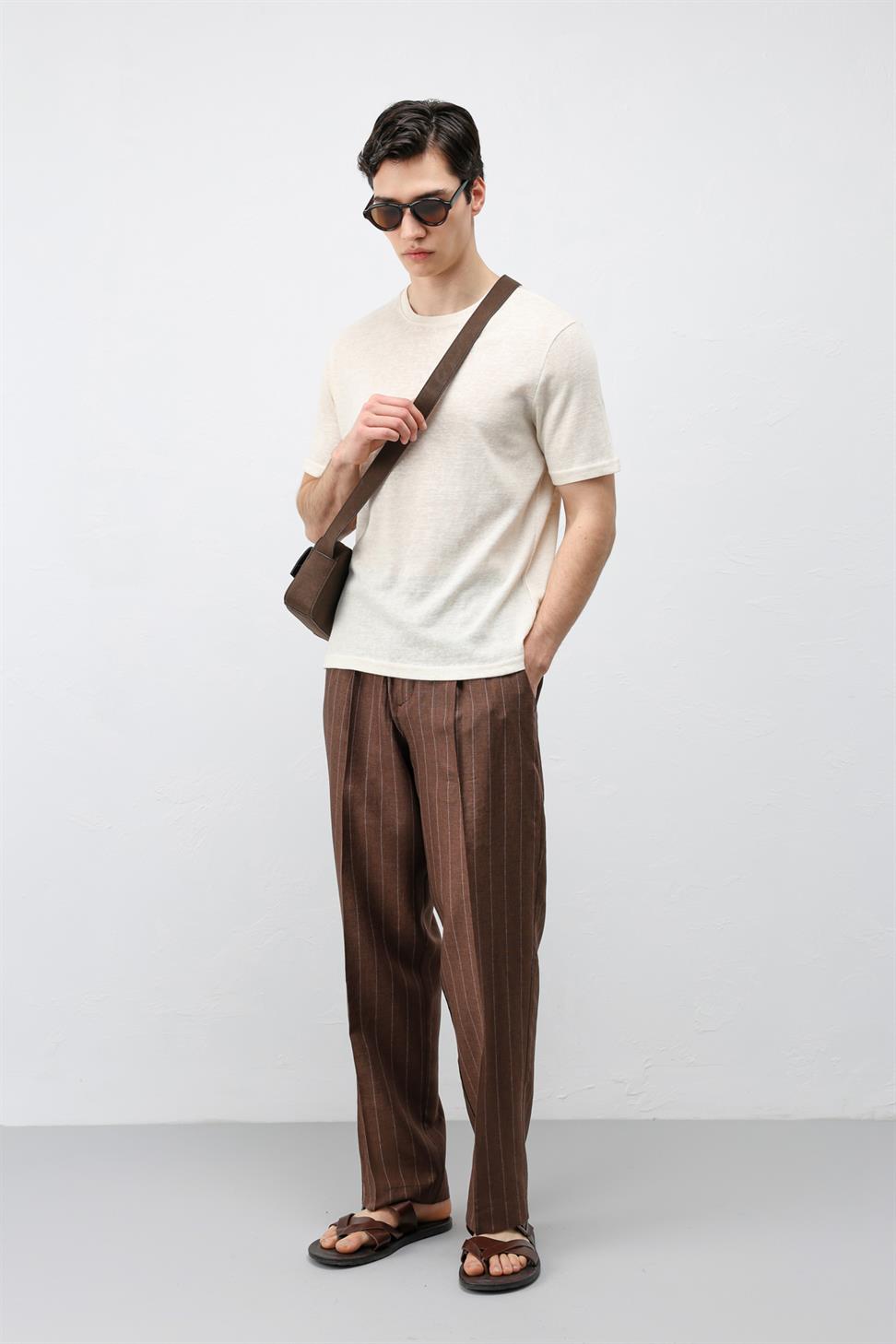 تي شيرت رجالي بسيط