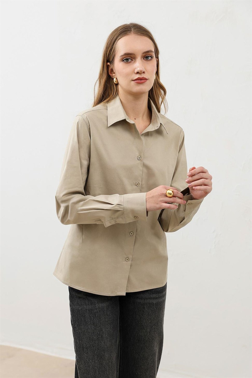 Antioch Bej Basic Slim Fit Kadın Gömlek