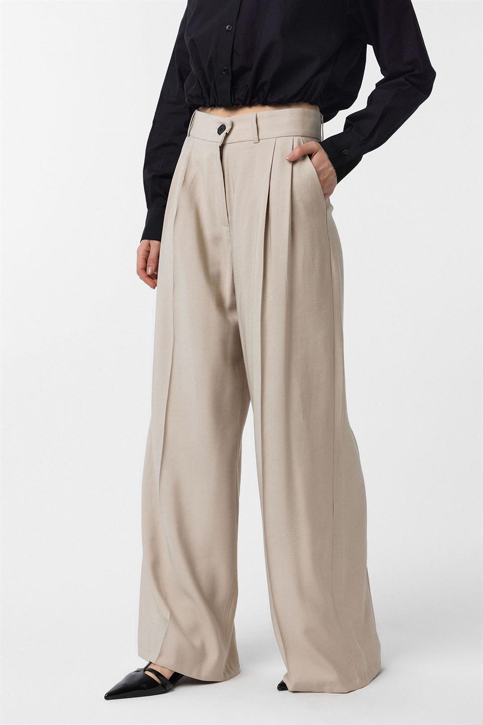 بنطلون نسائي بثنيتين