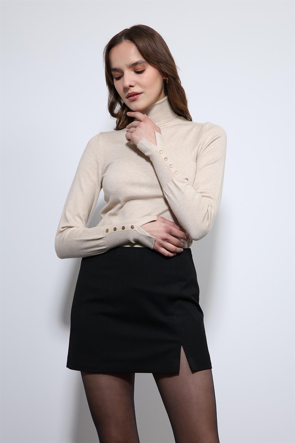 سترة محبوكة بياقة قائمة