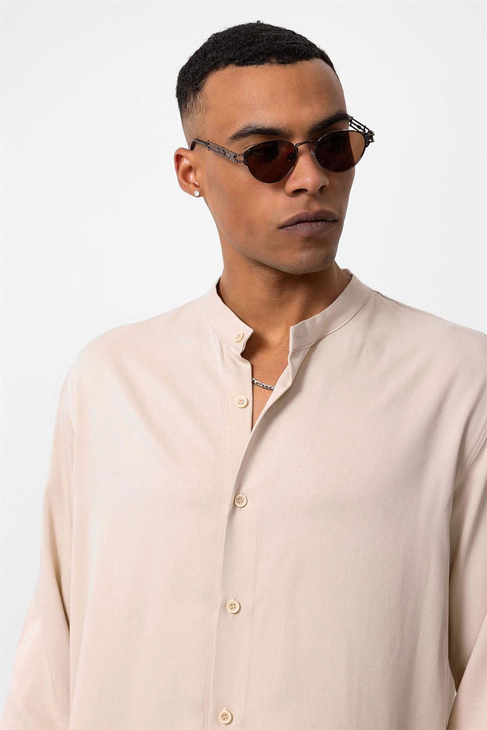 قميص رجالي بياقة القاضي بياقة عادية