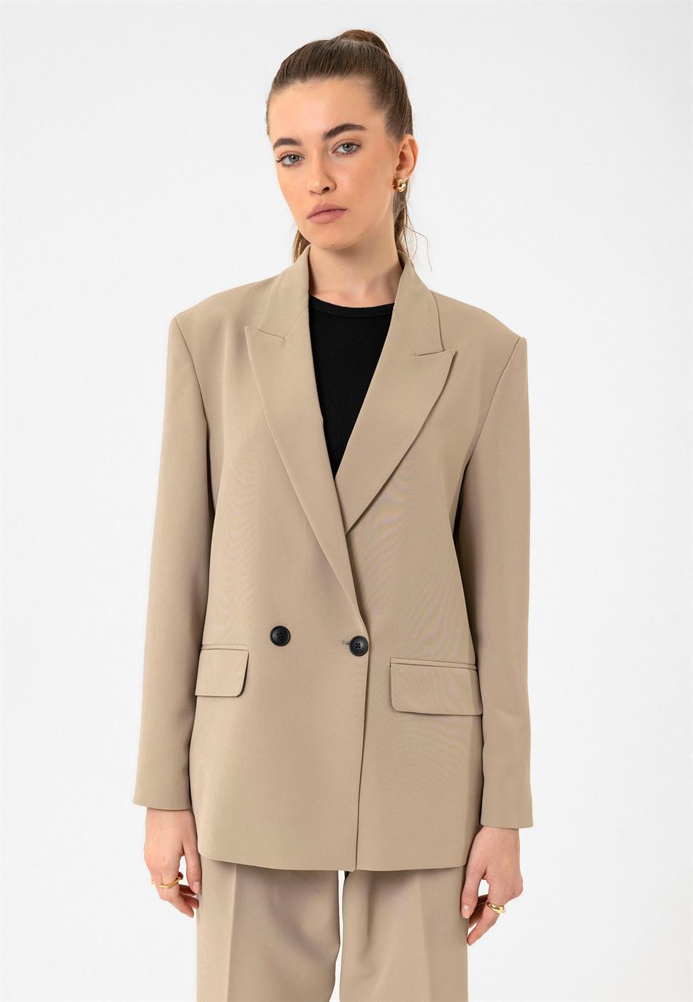 Antioch Bej Kadın Kruvaze Kapama Oversize Blazer Ceket