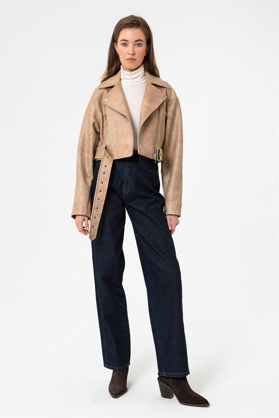 سترة قصيرة من الجلد الصناعي للنساء