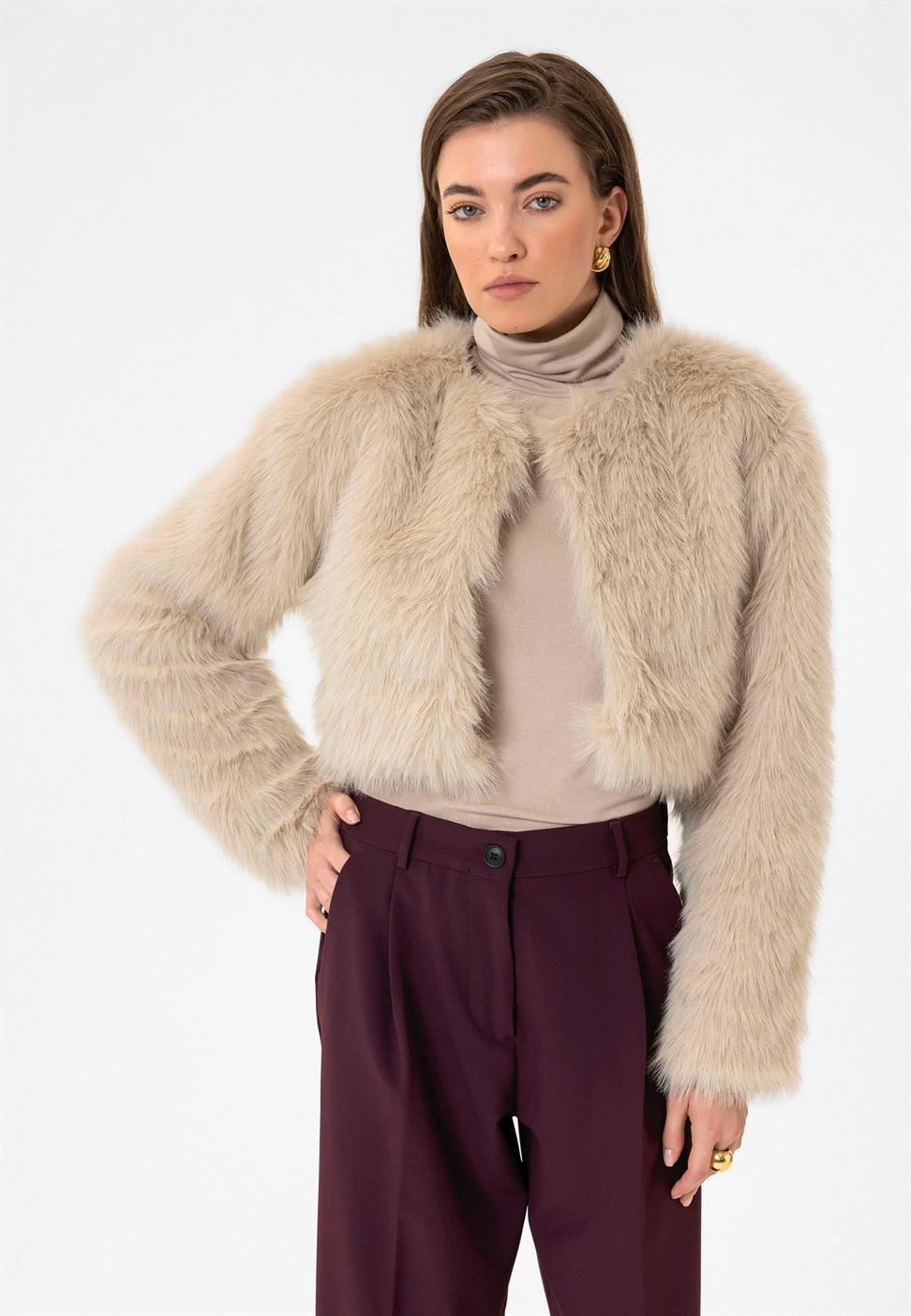 Antioch Bej Kadın Suni Kürk Crop Ceket