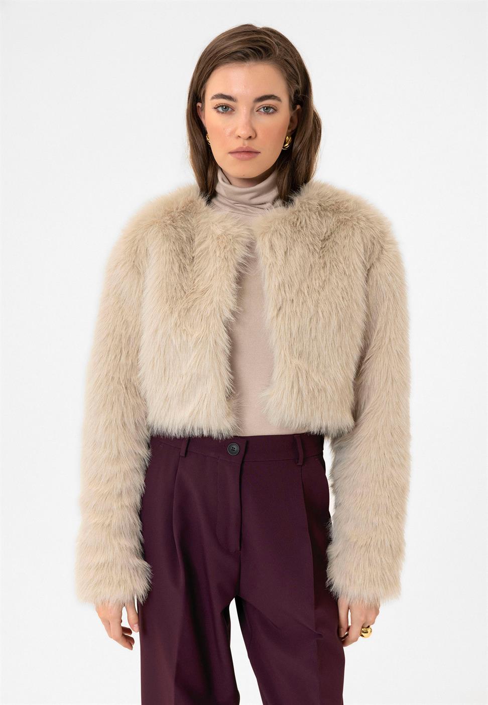Antioch Bej Kadın Suni Kürk Crop Ceket