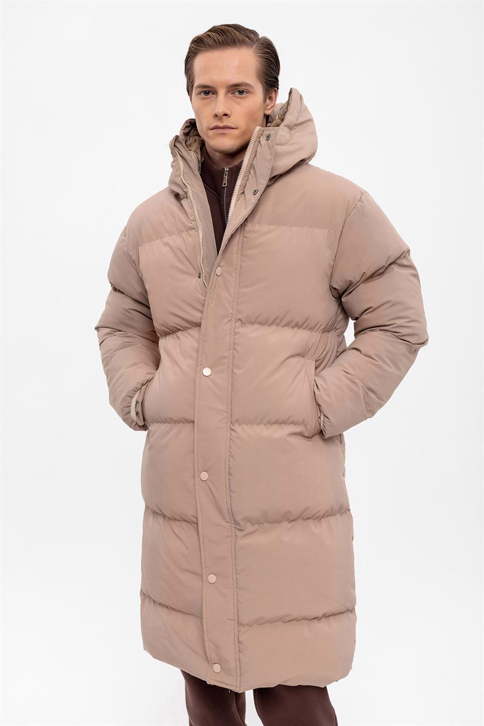 سترة منتفخة طويلة مقنعين