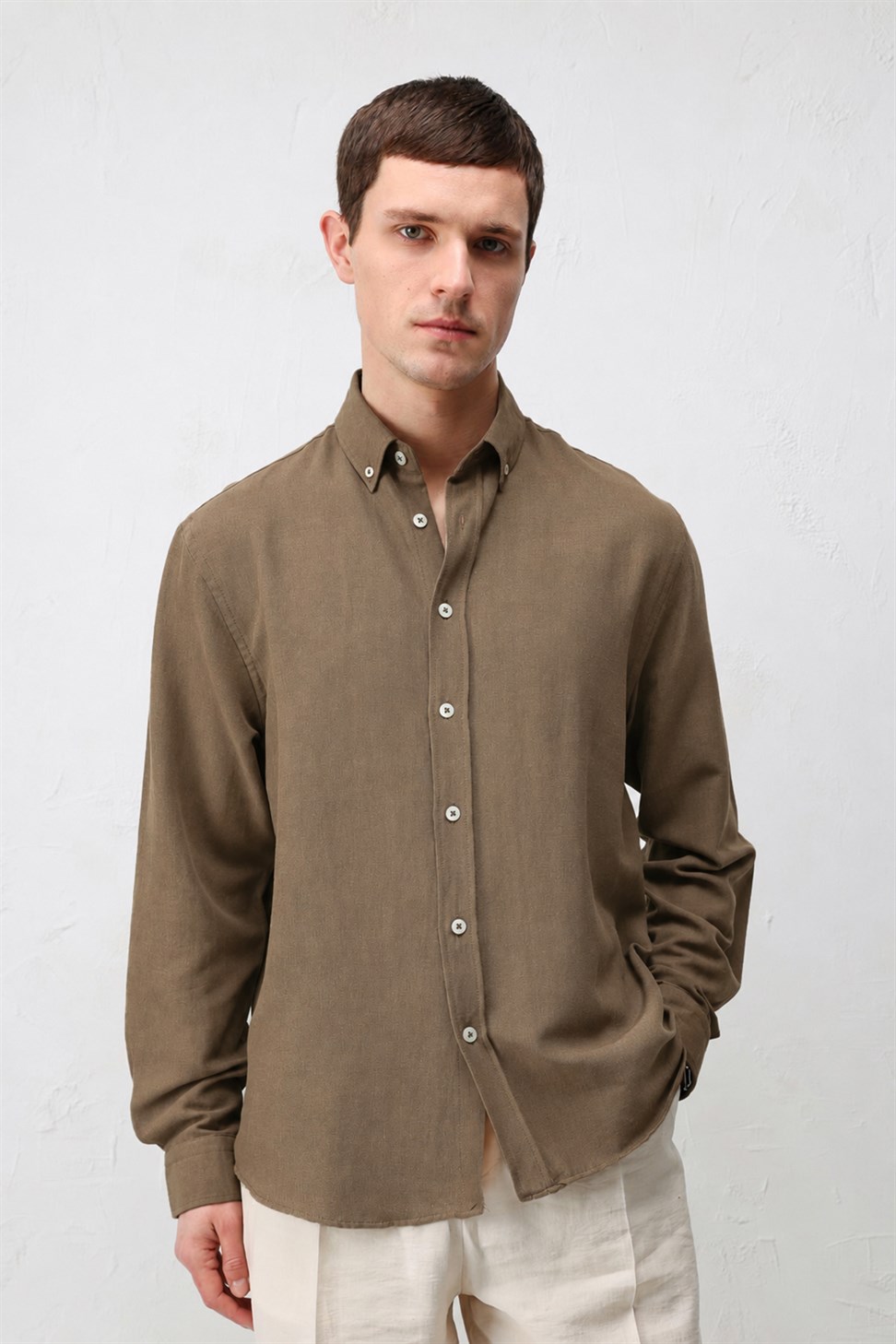 Relaxed Fit Mens Shirt with Linen Blend