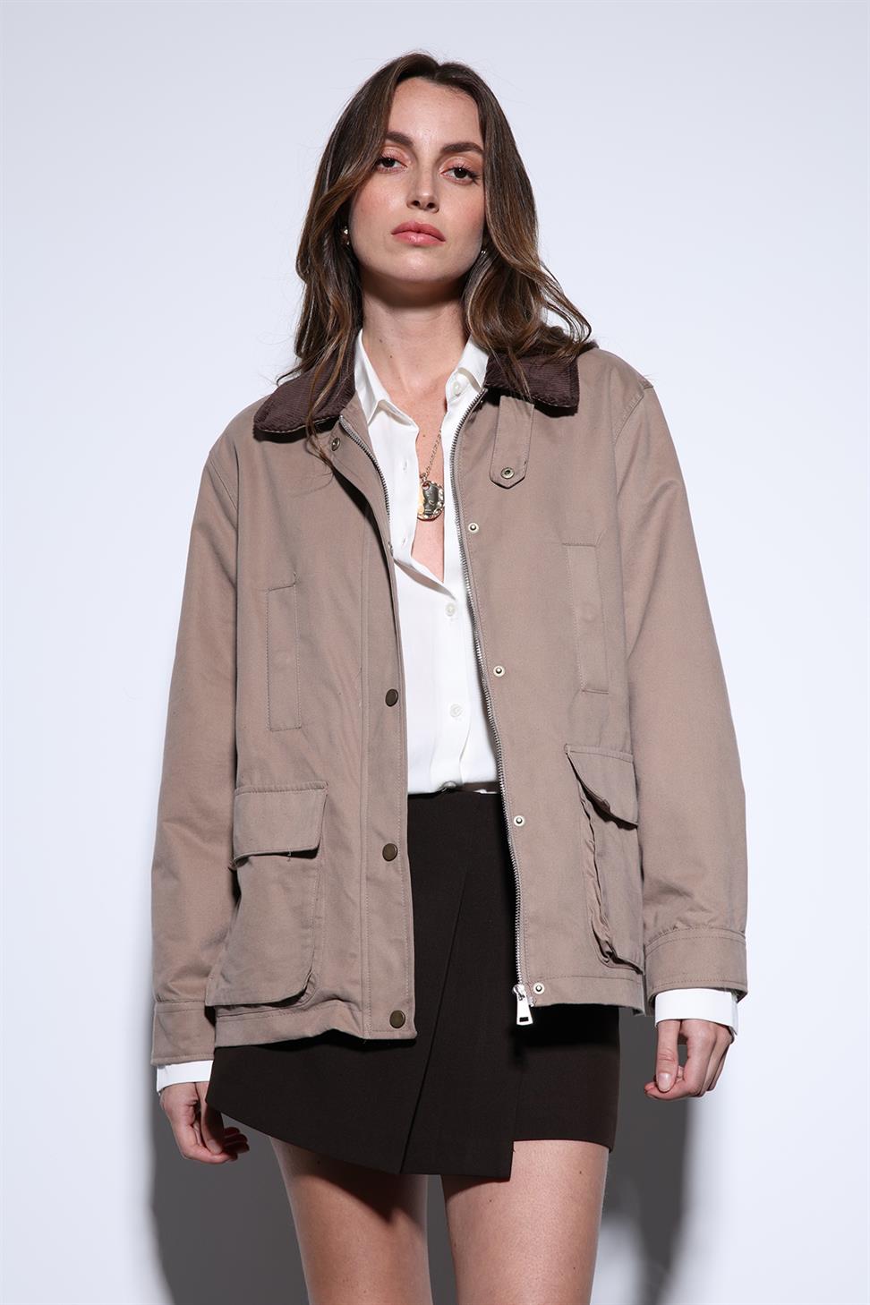 Antioch Bej Kontrast Yaka Kadın Ceket