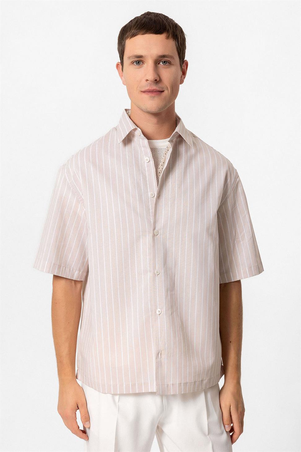 قميص رجالي بأكمام قصيرة مخططة بأكمام قصيرة
