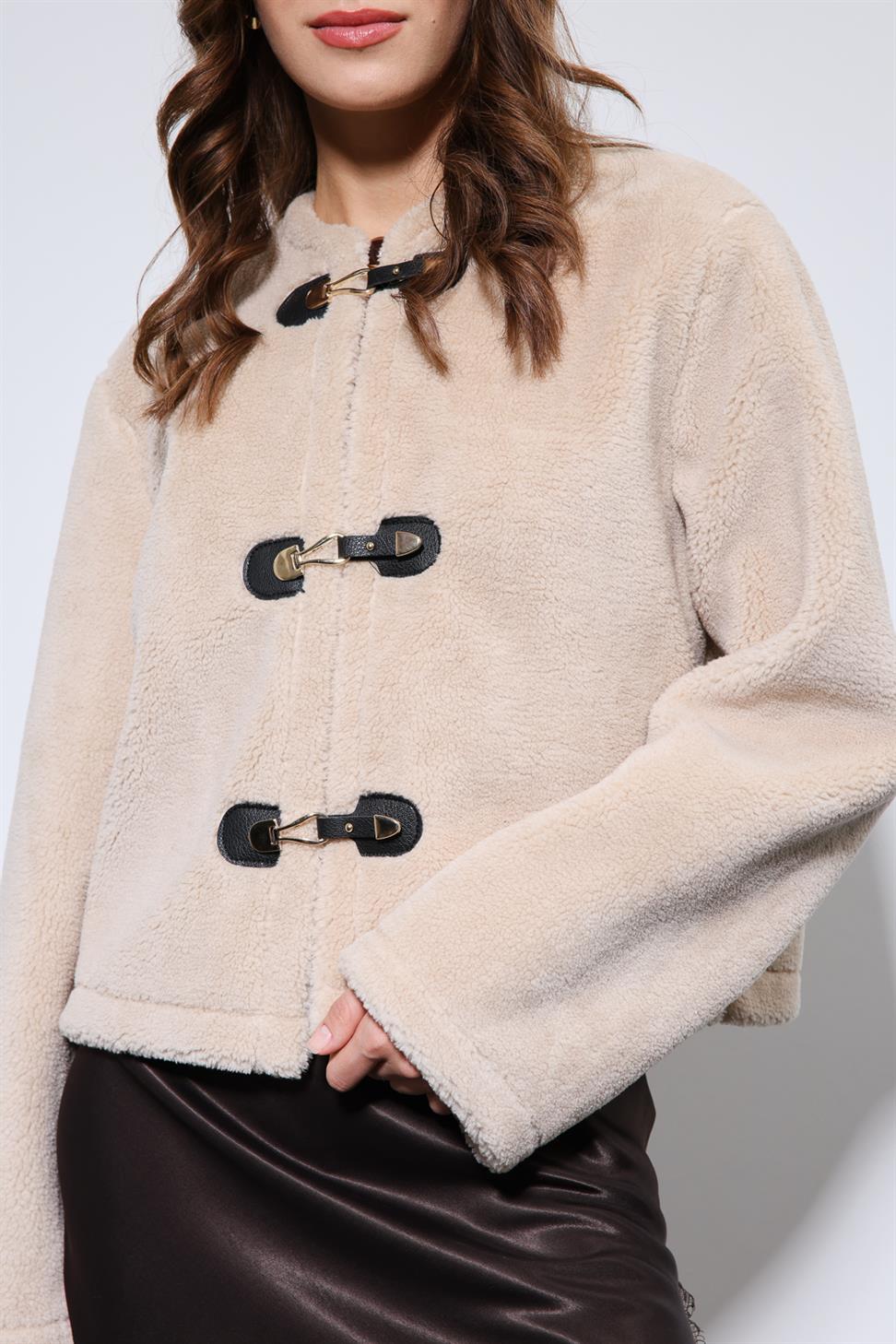 Antioch Bej Süslü Düğmeli Suni Kürk Ceket