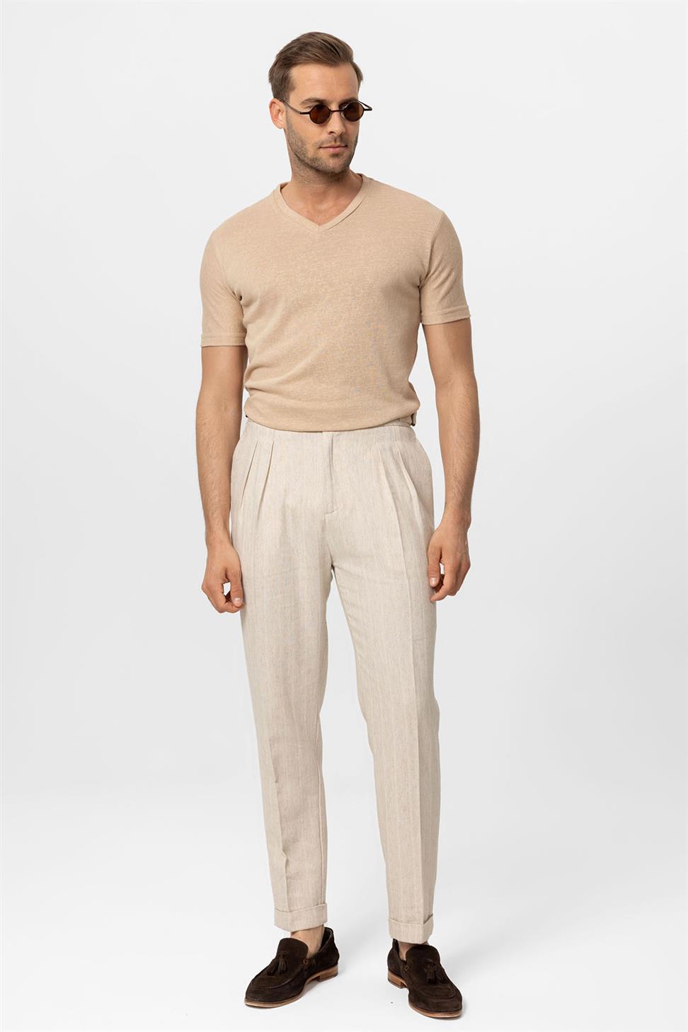 تي شيرت رجالي أساسي برقبة على شكل V