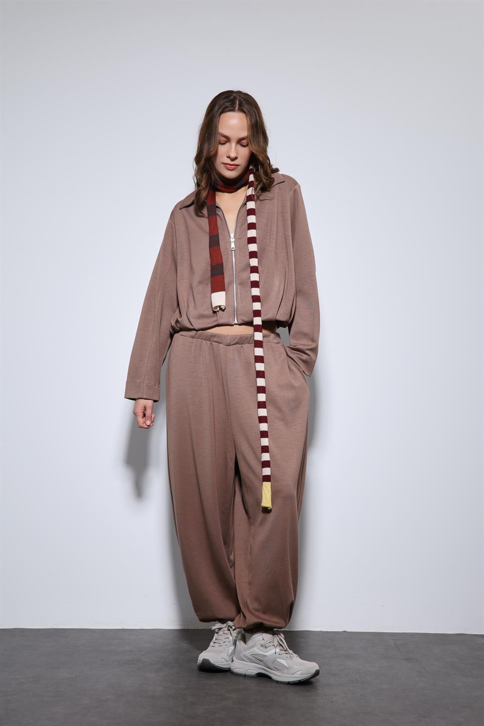 Antioch Bej Volümlü Ceket ve Paça Lastikli Eşofman Takım