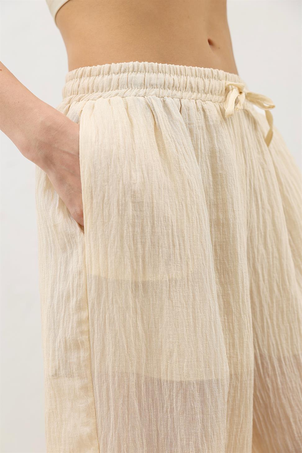 بنطال نسائي شبه شفاف