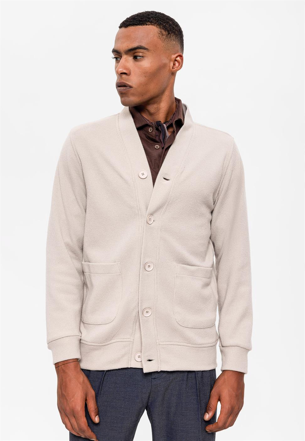 سترة رجالية برقبة على شكل حرف V مع خصر مطاطي