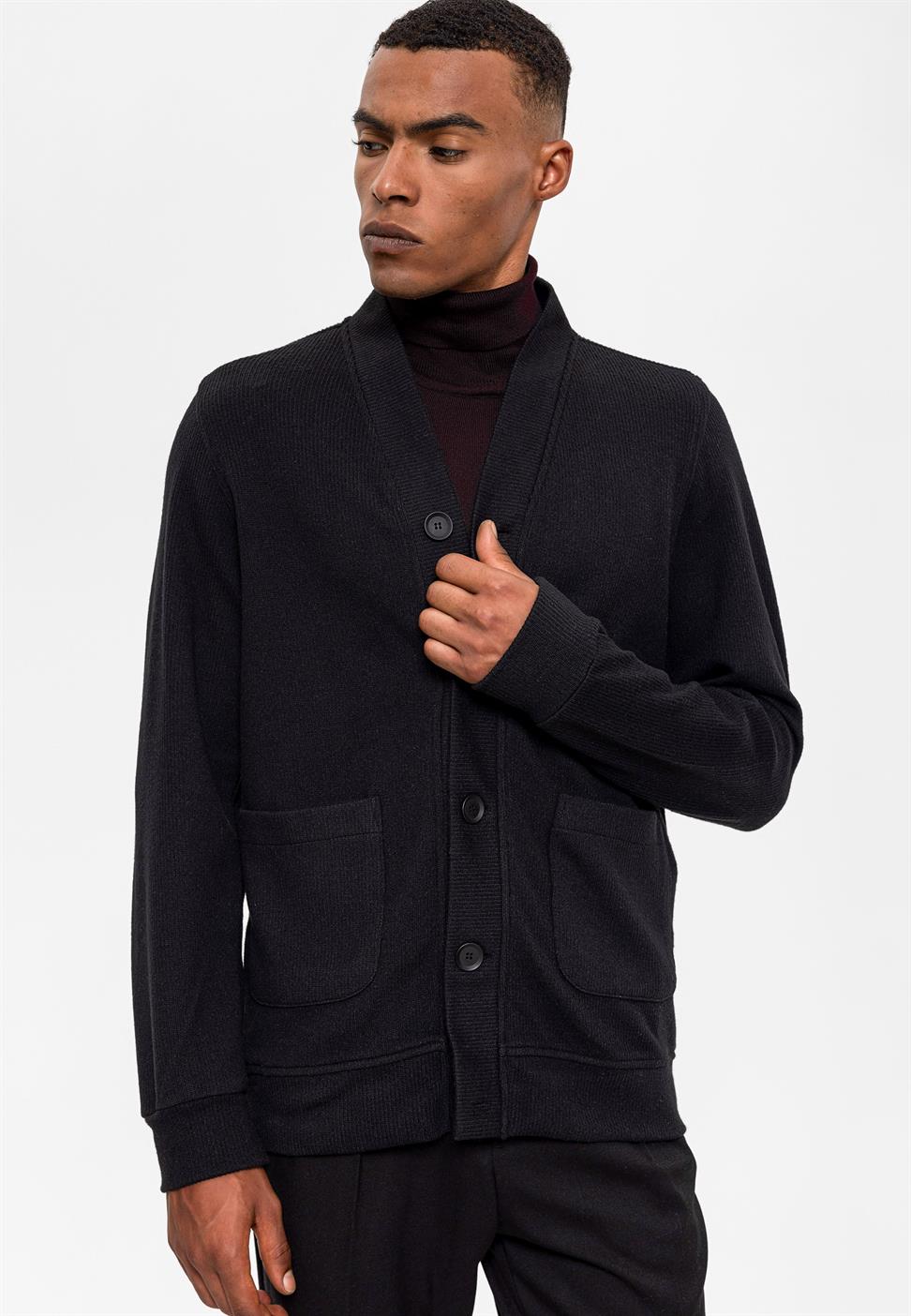 سترة رجالية برقبة على شكل حرف V مع خصر مطاطي