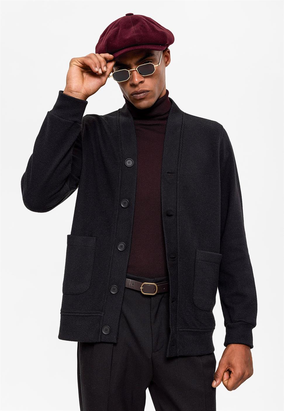 سترة رجالية برقبة على شكل حرف V مع خصر مطاطي