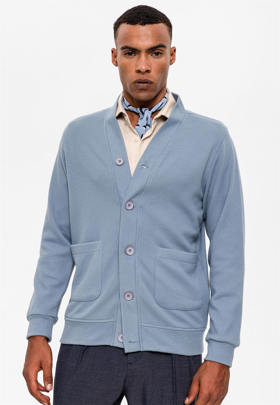 سترة رجالية برقبة على شكل حرف V مع خصر مطاطي