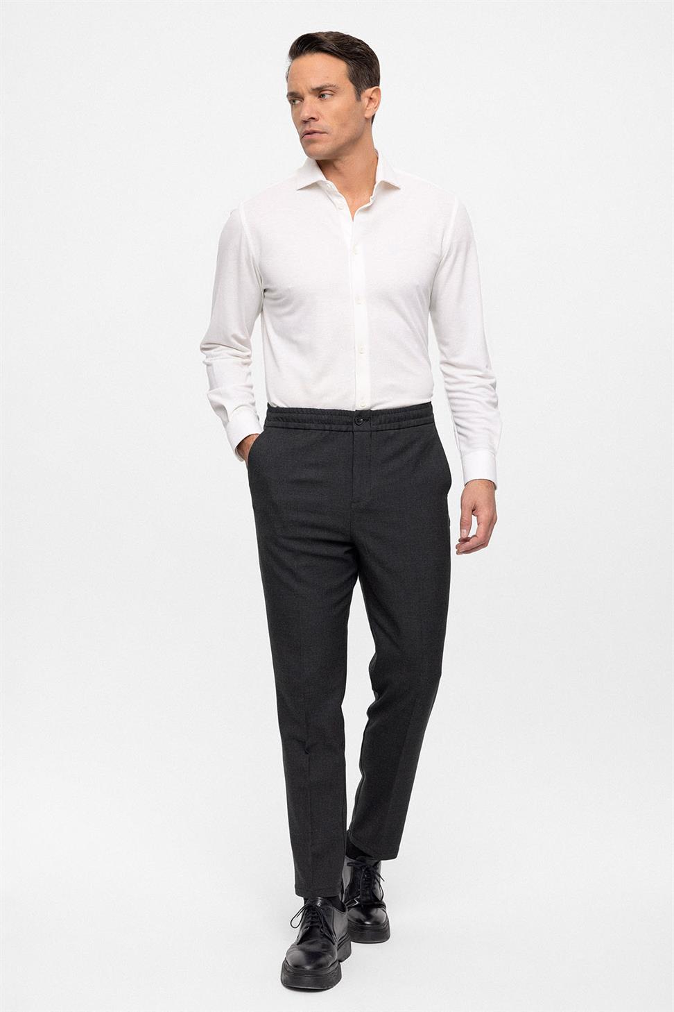 بنطال رجالي بقصة عادية وخصر مطاطي