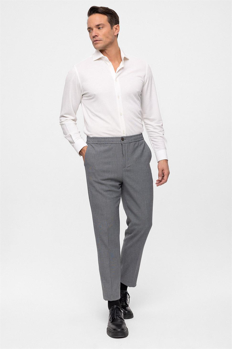 بنطال رجالي بقصة عادية وخصر مطاطي