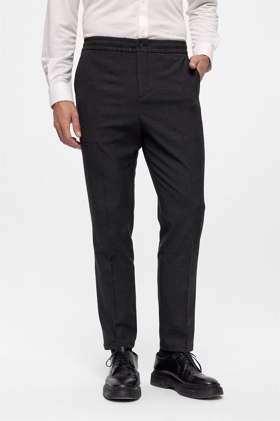 بنطال رجالي بقصة عادية وخصر مطاطي