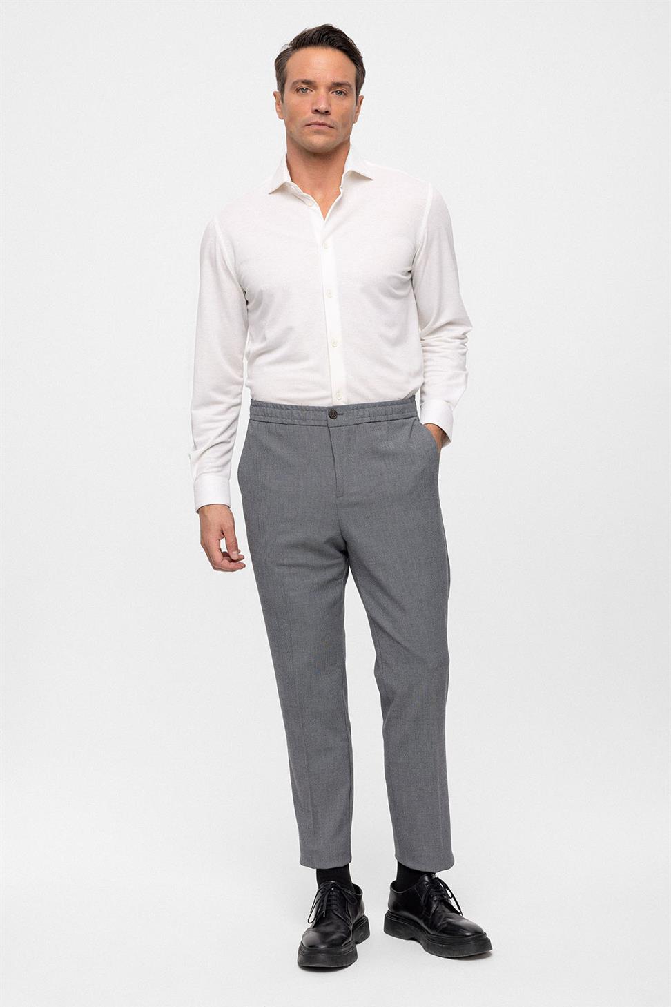 بنطال رجالي بقصة عادية وخصر مطاطي