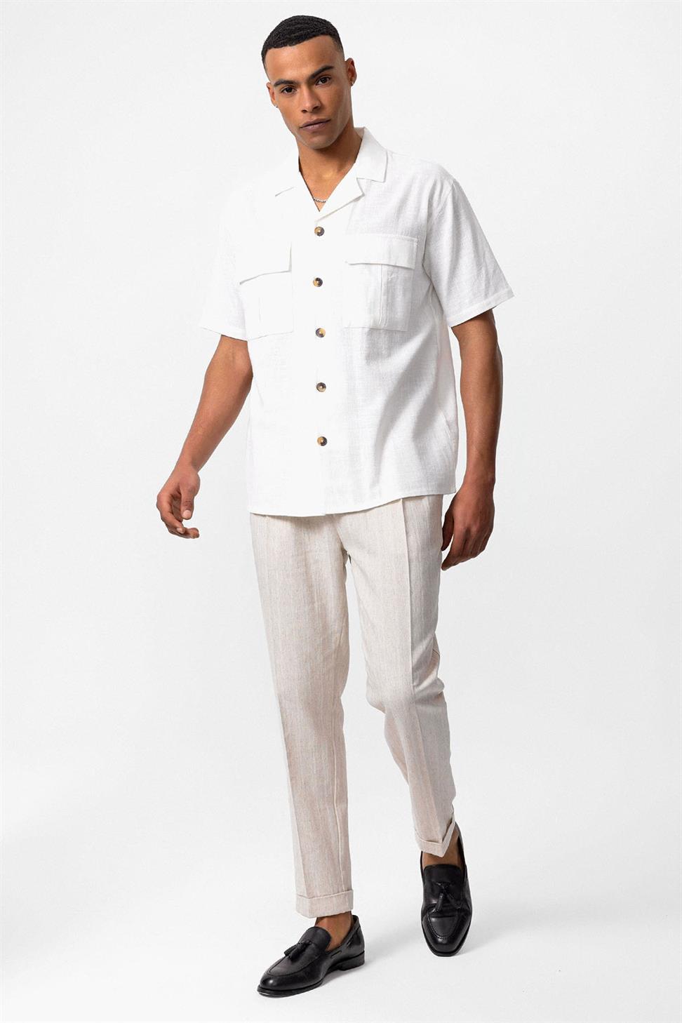 قميص رجالي من مزيج الكتان مع جيب على الصدر بياقة أباتشي
