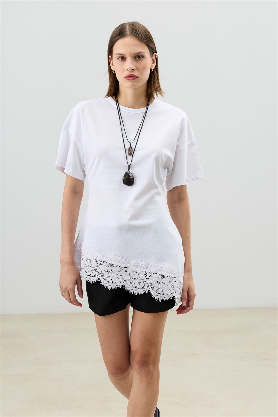 Antioch Beyaz Dantelli Pamuklu Kadın T-Shirt