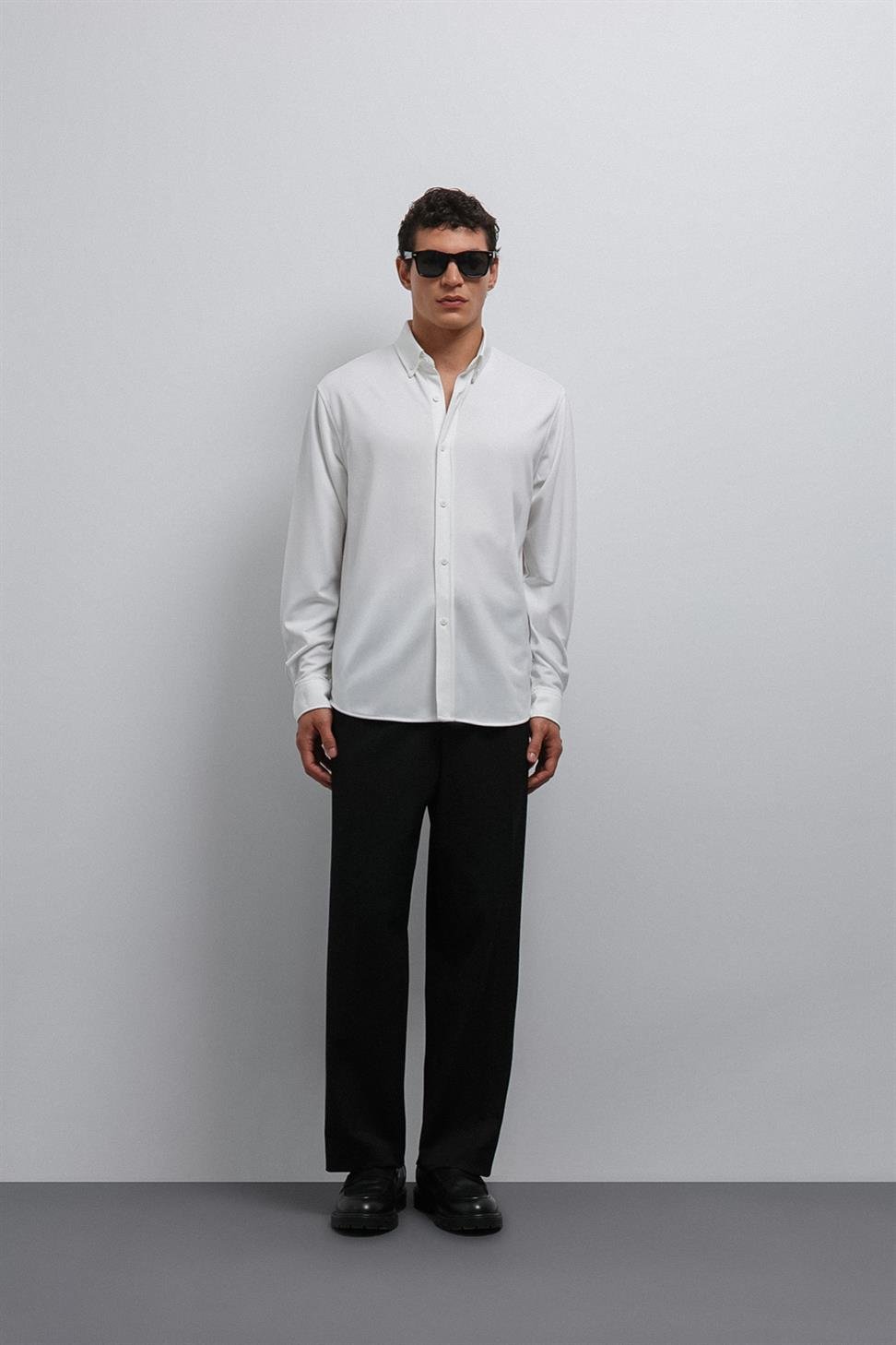 Antioch Beyaz Düğmeli Yaka Relax Fit Erkek Gömlek