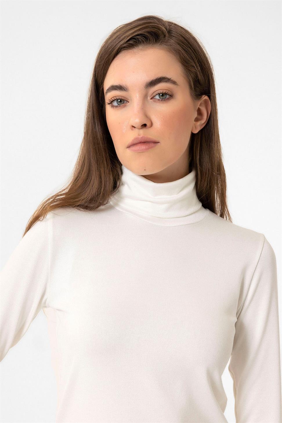 Antioch Beyaz Kadın Boğazlı Triko Kazak