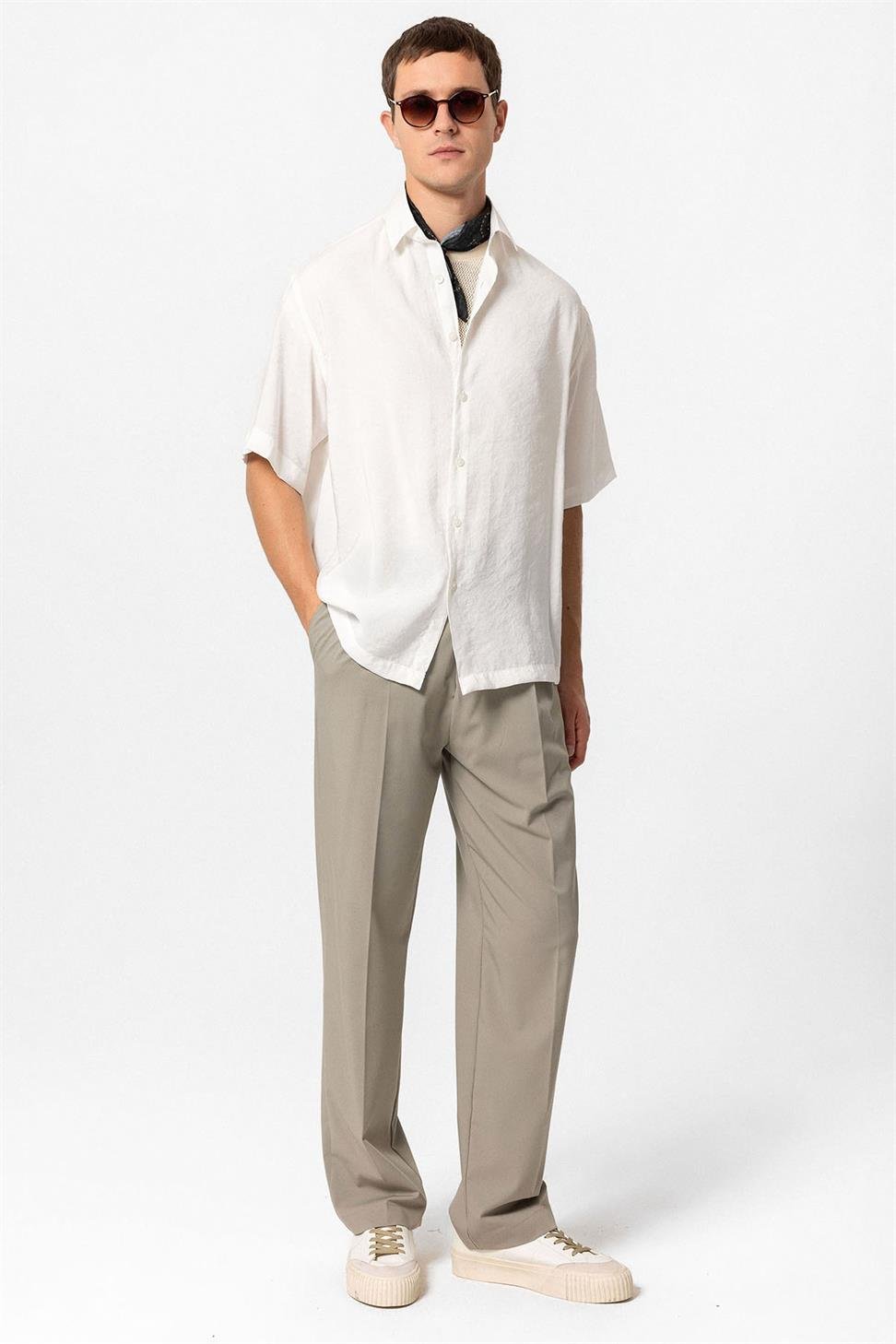 قميص رجالي بأكمام قصيرة مكشوف الأكمام