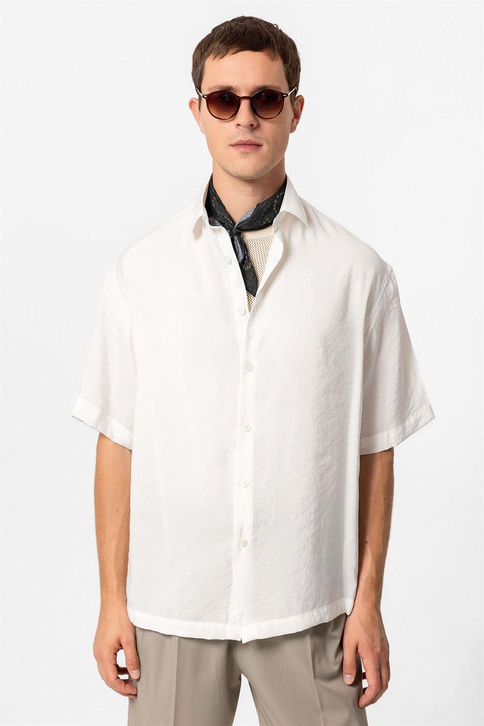 قميص رجالي بأكمام قصيرة مكشوف الأكمام