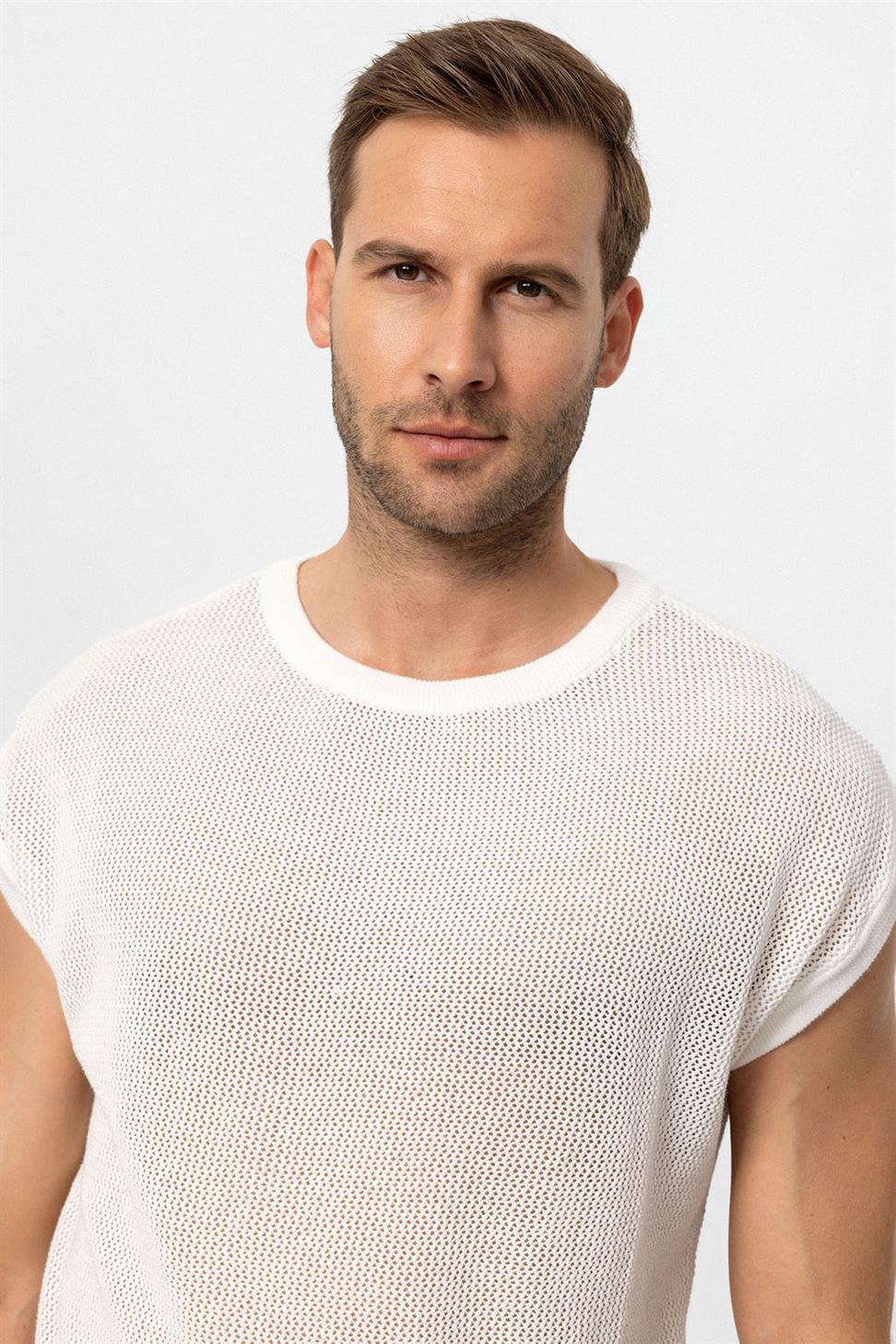 تي شيرت رجالي مخرم بدون أكمام للرجال