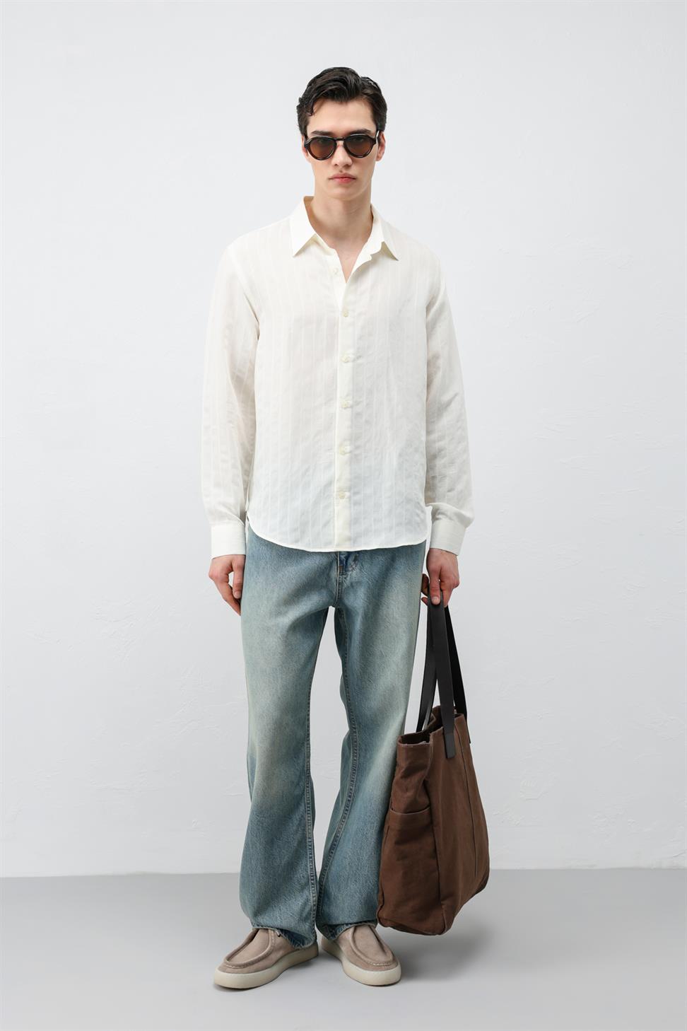 قميص رجالي من مزيج من الأقمشة