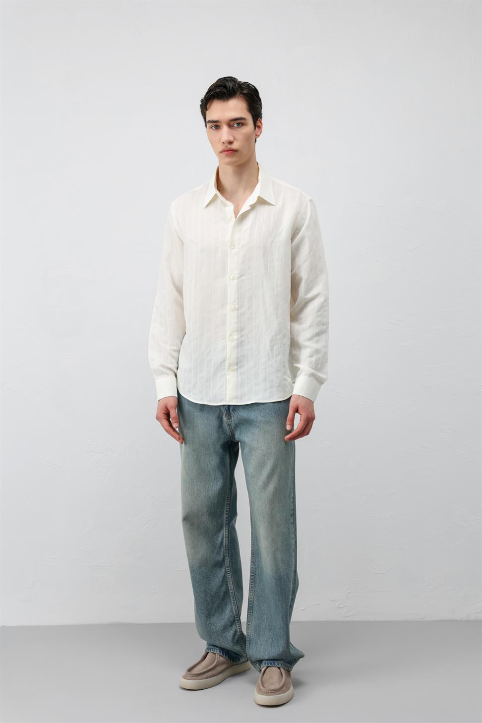 قميص رجالي من مزيج من الأقمشة