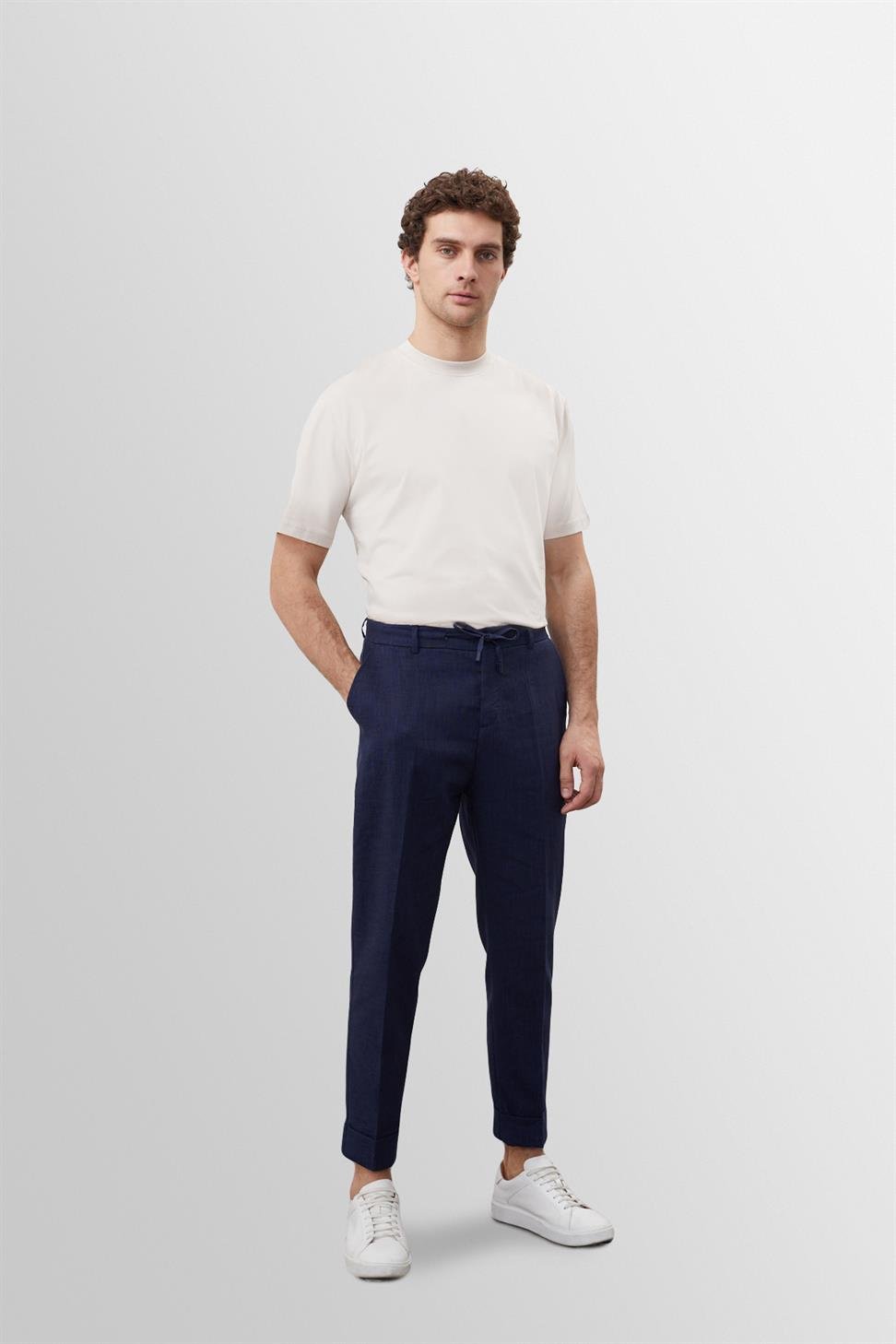 طاقم الرقبة الأساسية تي شيرت