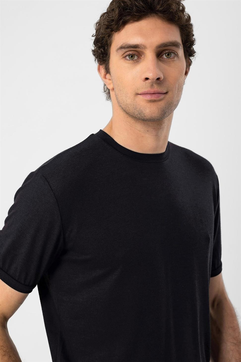 طاقم الرقبة تي شيرت للرجال