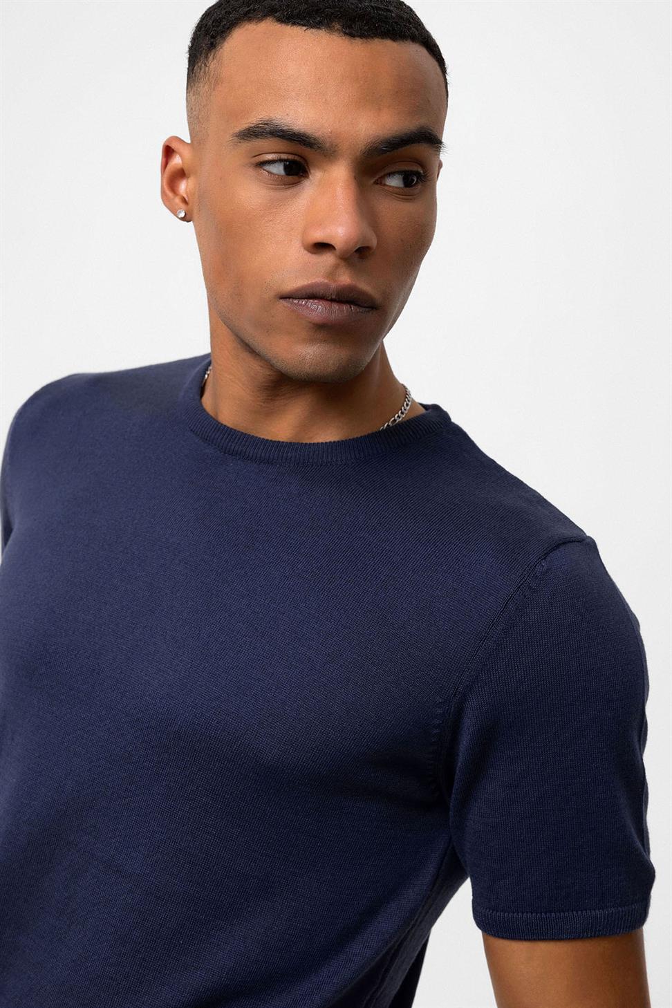 طاقم الرقبة تي شيرت تريكو للرجال