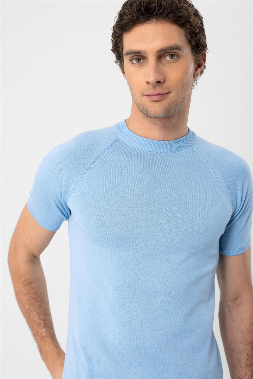 طاقم الرقبة تريكو تي شيرت