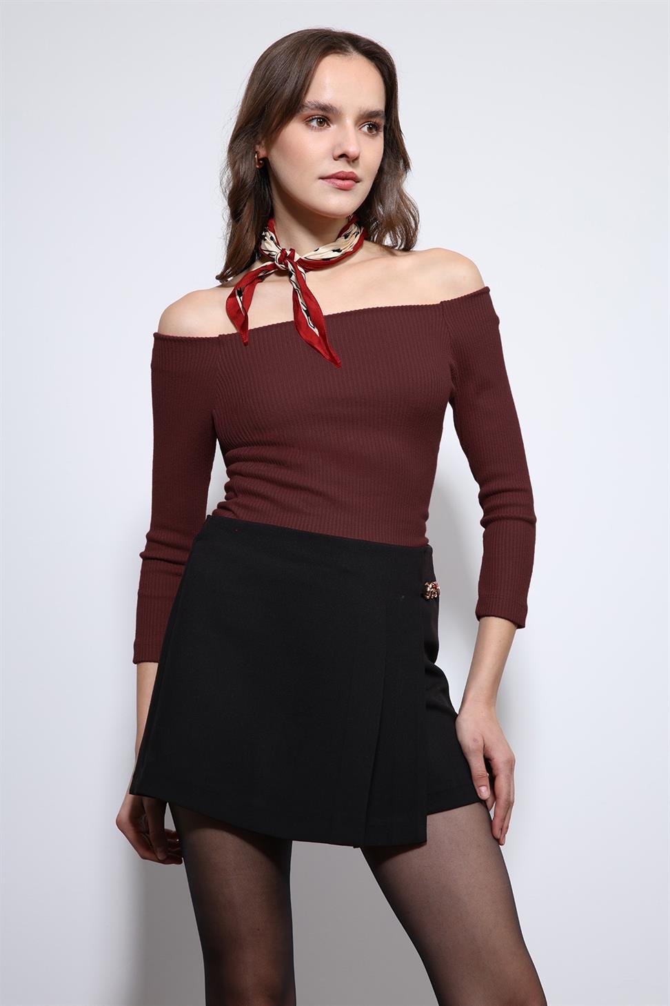 Antioch Bordo Açık Omuz Detaylı Top