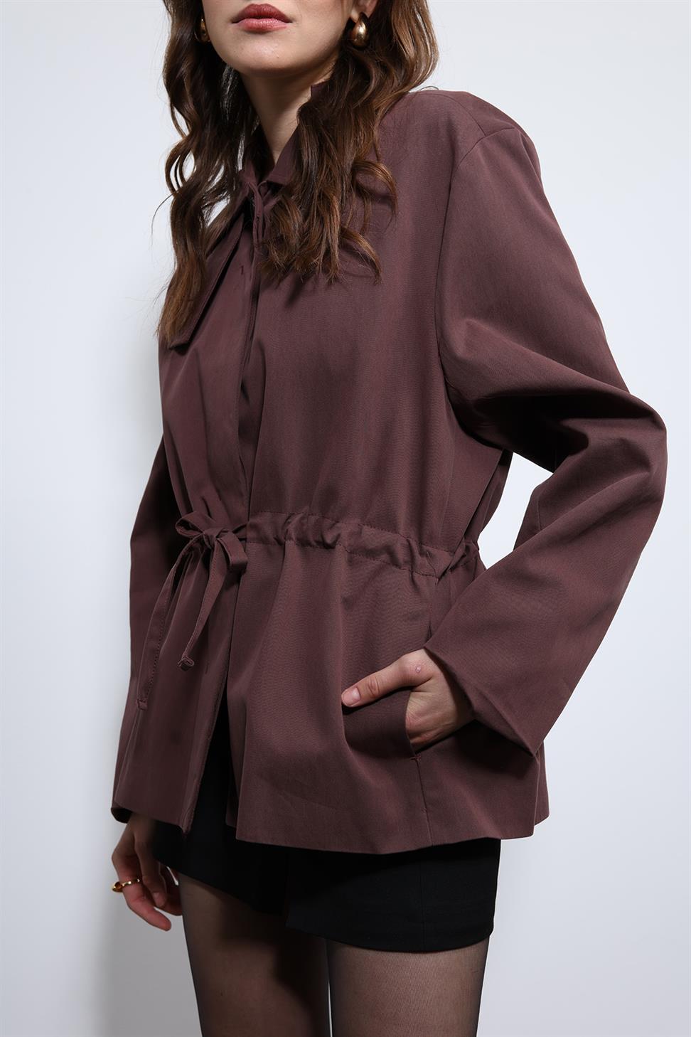 Antioch Bordo Ayarlanabilir Bele Sahip Kısa Trençkot