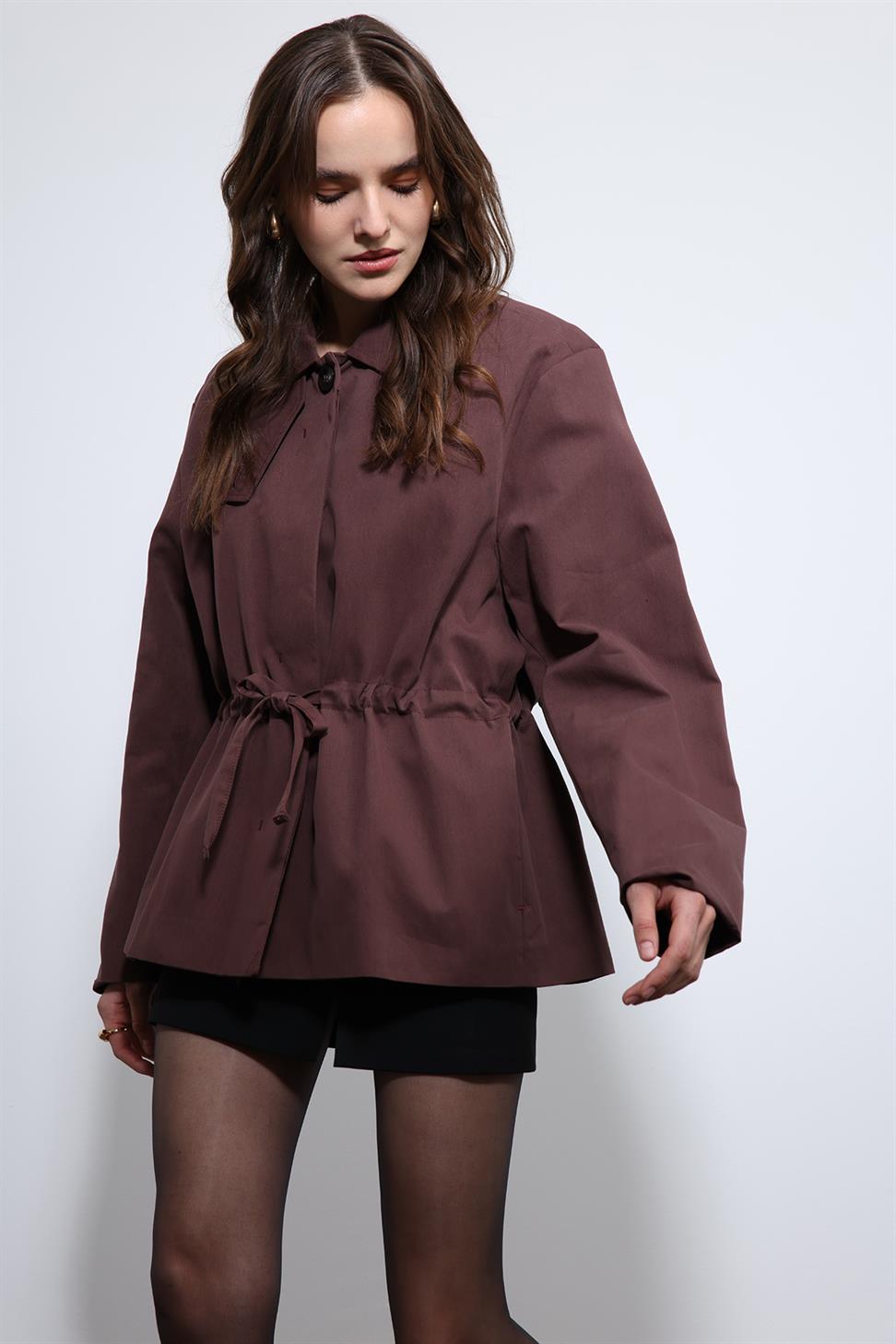 Antioch Bordo Ayarlanabilir Bele Sahip Kısa Trençkot